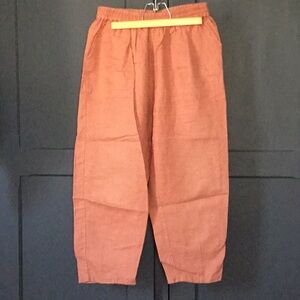 Linen capris. Size medium
